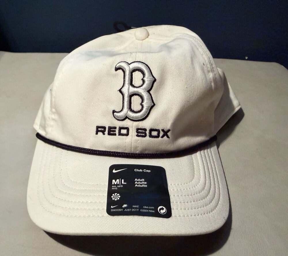 Nike Boston Red Sox White Club Cap M/L